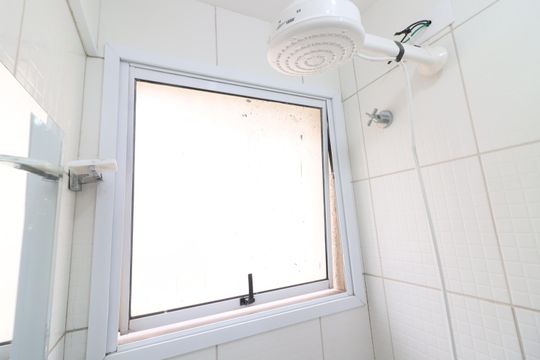 Banheiro de apartamento à venda com 2 quartos, 57m² em Novo Osasco, Osasco