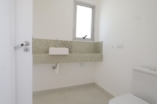 Banheiro da Suíte de apartamento à venda com 2 quartos, 56m² em Vila Andrade, São Paulo
