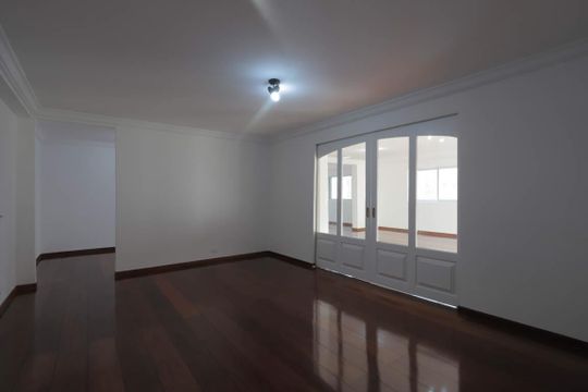 Apartamento para alugar com 3 quartos, 240m² em Itaim Bibi, São Paulo