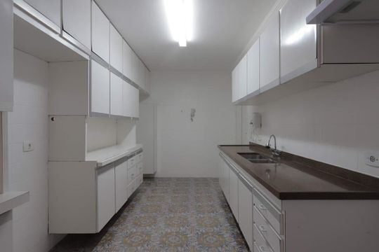 Apartamento para alugar com 3 quartos, 240m² em Itaim Bibi, São Paulo