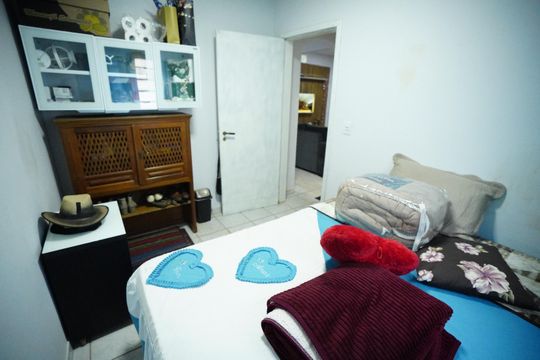 Quarto 2 de casa de condomínio à venda com 3 quartos, 185m² em Anhangüera, Goiânia