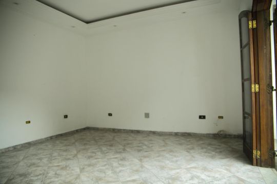 Sala de casa à venda com 2 quartos, 110m² em Jardim do Estádio, Santo André