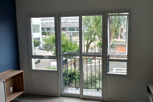 Sala  de kitnet/studio para alugar com 1 quarto, 35m² em Jardim Botânico, Porto Alegre