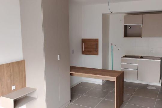 Cozinha  de kitnet/studio para alugar com 1 quarto, 35m² em Jardim Botânico, Porto Alegre