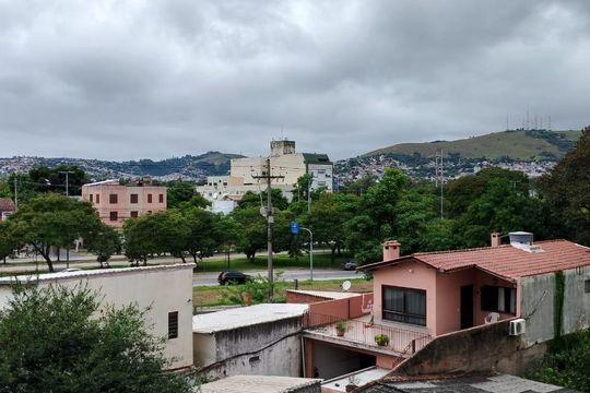 Vista  de kitnet/studio para alugar com 1 quarto, 35m² em Jardim Botânico, Porto Alegre