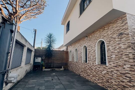 Casa à venda com 5 quartos, 220m² em Fundação, São Caetano do Sul
