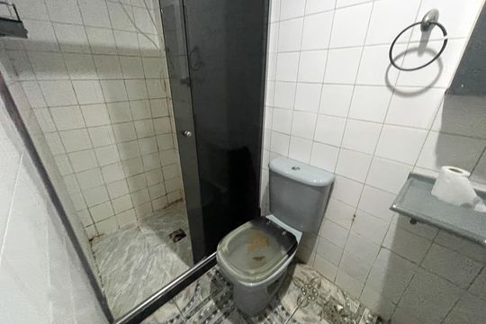 Banheiro de apartamento para alugar com 2 quartos, 54m² em Vila Oito de Maio, Duque de Caxias