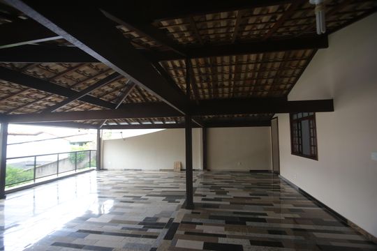 Varanda de casa à venda com 3 quartos, 300m² em Salgado Filho, Belo Horizonte