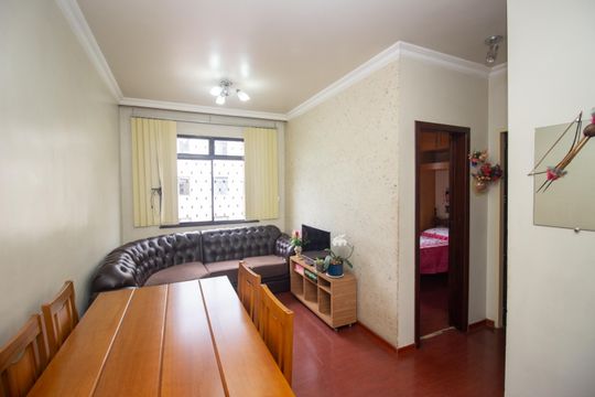 Apartamento à venda com 2 quartos, 50m² em Centro, Contagem