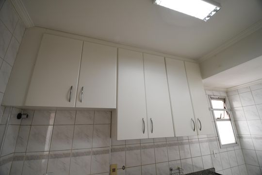 Cozinha de apartamento à venda com 2 quartos, 86m² em Vila Rossi, Campinas