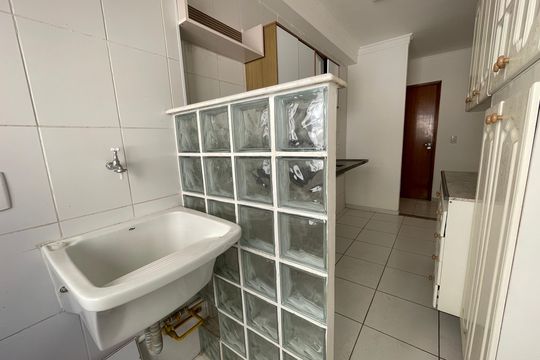 Lavanderia de apartamento para alugar com 2 quartos, 47m² em Parque Rincao, Cotia