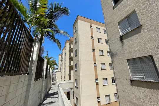 Fachada de apartamento para alugar com 2 quartos, 47m² em Parque Rincao, Cotia