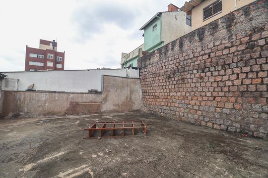 Fundos de casa à venda com 4 quartos, 150m² em Jardim do Salso, Porto Alegre