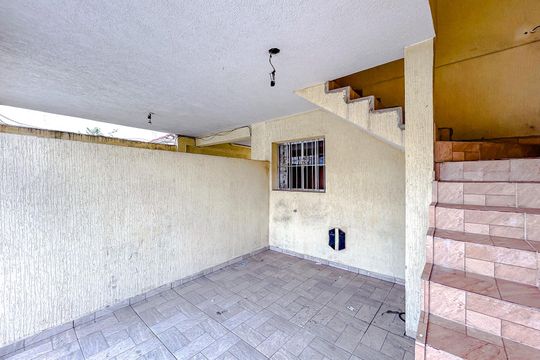 Garagem de casa para alugar com 3 quartos, 83m² em Vila Carrão, São Paulo