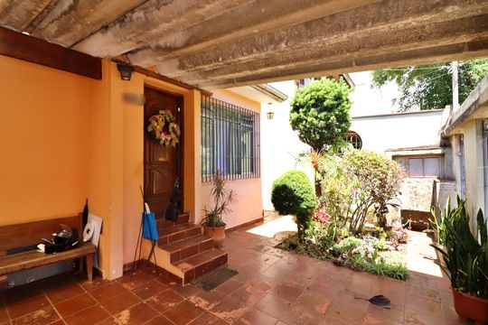Garagem de casa à venda com 3 quartos, 500m² em Nova Petrópolis, São Bernardo do Campo