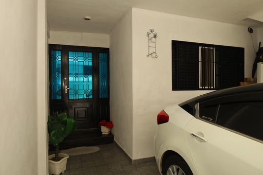 Garagem de casa à venda com 4 quartos, 150m² em Vila Carmosina, São Paulo