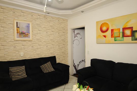 Casa à venda com 4 quartos, 150m² em Vila Carmosina, São Paulo