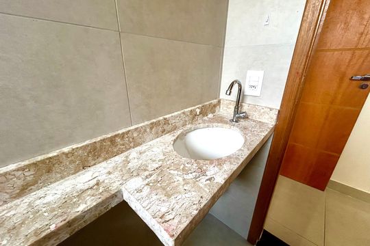 Banheiro da Suíte 1 de casa à venda com 3 quartos, 120m² em Vila Barros, Guarulhos
