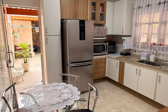 Casa à venda com 2 quartos, 90m² em Jardim Itália II, Várzea Paulista