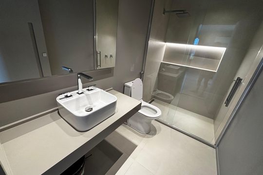 Banheiro 3 andar de casa de condomínio à venda com 5 quartos, 1500m² em Barra da Tijuca, Rio de Janeiro