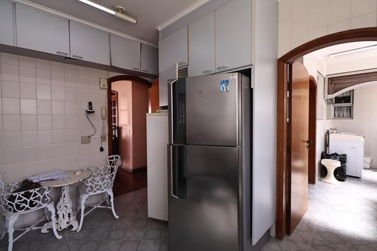 Cozinha de apartamento à venda com 4 quartos, 146m² em Vila Bastos, Santo André