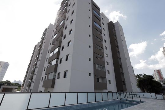 Fachada do bloco de apartamento para alugar com 2 quartos, 56m² em Parque das Nações, Santo André