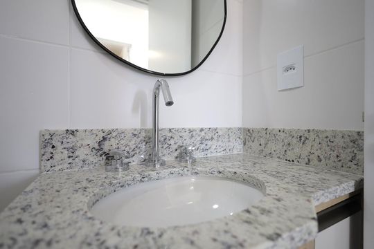 Banheiro social de apartamento para alugar com 2 quartos, 56m² em Parque das Nações, Santo André