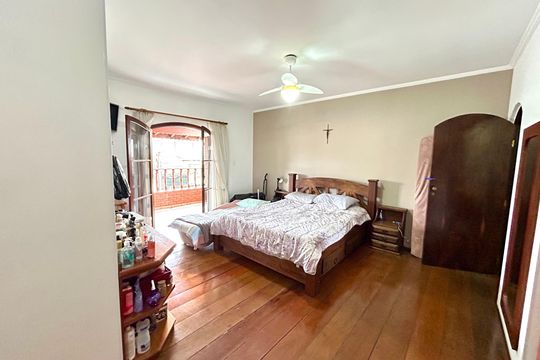 Quarto Suíte de casa à venda com 3 quartos, 180m² em Jardim Santa Beatriz, Guarulhos