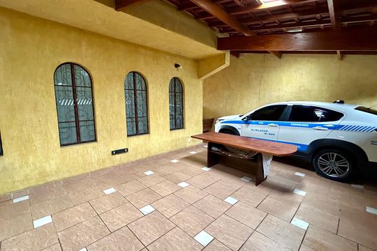 Garagem de casa à venda com 3 quartos, 180m² em Jardim Santa Beatriz, Guarulhos