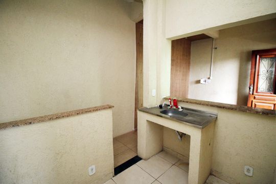 Cozinha de casa para alugar com 1 quarto, 50m² em Pavuna, Rio de Janeiro