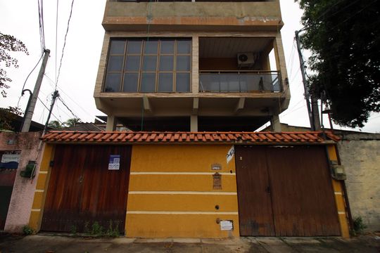 Fachada da casa de casa para alugar com 1 quarto, 50m² em Pavuna, Rio de Janeiro