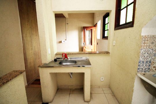 Cozinha de casa para alugar com 1 quarto, 50m² em Pavuna, Rio de Janeiro