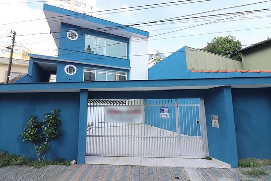 Fachada  de casa para alugar com 4 quartos, 327m² em Santa Terezinha, São Bernardo do Campo
