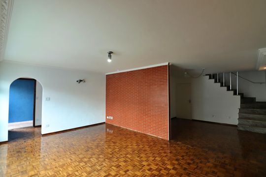 Casa para alugar com 4 quartos, 327m² em Santa Terezinha, São Bernardo do Campo