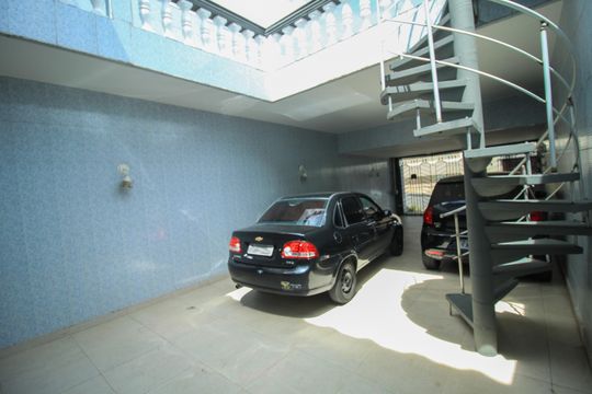Garagem de casa à venda com 3 quartos, 190m² em Água Rasa, São Paulo