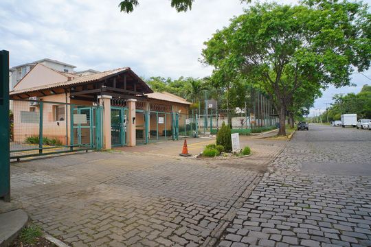 Fachada de apartamento à venda com 3 quartos, 70m² em Humaitá, Porto Alegre