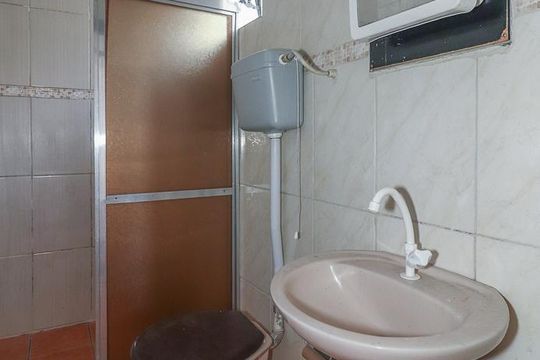 Banheiro de apartamento para alugar com 2 quartos, 49m² em Sarandi, Porto Alegre