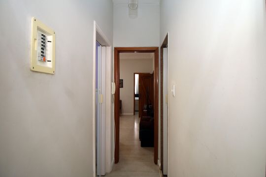 Corredor de apartamento para alugar com 2 quartos, 55m² em Olaria, Rio de Janeiro