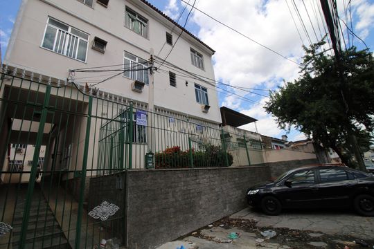 Fachada do Prédio de apartamento para alugar com 2 quartos, 55m² em Olaria, Rio de Janeiro