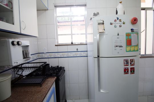 Cozinha de apartamento para alugar com 2 quartos, 55m² em Olaria, Rio de Janeiro