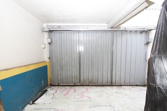 Garagem de casa à venda com 5 quartos, 320m² em Carlos Prates, Belo Horizonte