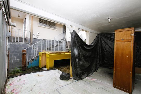 Garagem de casa à venda com 5 quartos, 320m² em Carlos Prates, Belo Horizonte