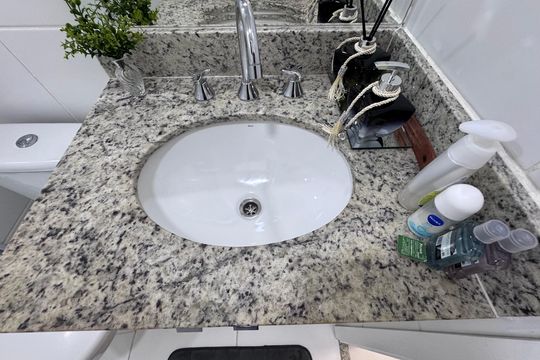 Banheiro Social de apartamento à venda com 2 quartos, 72m² em Recreio dos Bandeirantes, Rio de Janeiro
