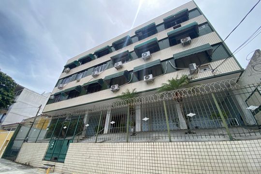 Fachada de apartamento à venda com 2 quartos, 88m² em Braz de Pina, Rio de Janeiro