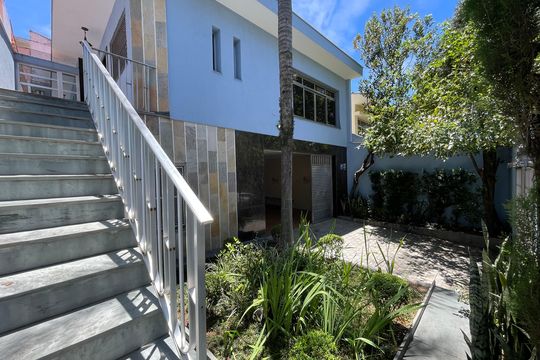 Casa para alugar com 6 quartos, 250m² em Jardim Bonfiglioli, São Paulo