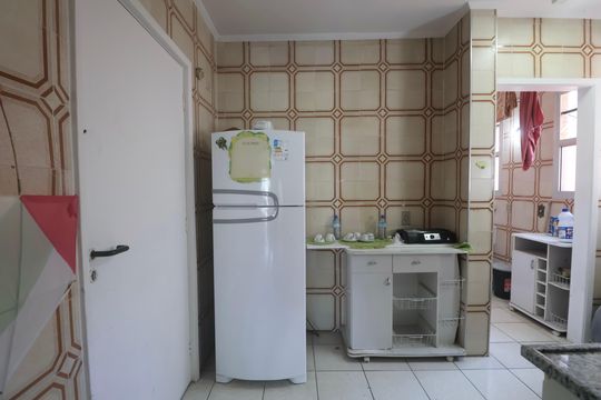 Cozinha de apartamento para alugar com 2 quartos, 100m² em Jardim Tres Marias, Guarujá