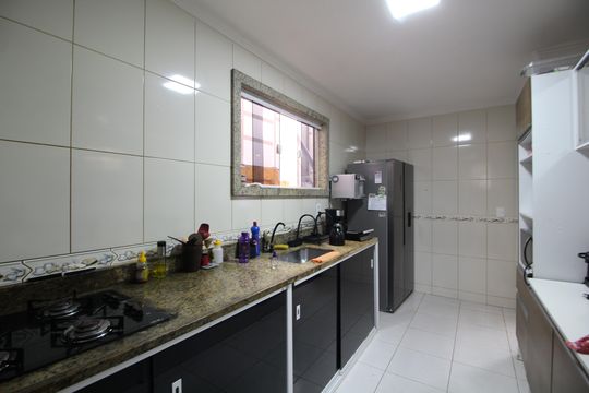 Cozinha de casa de condomínio à venda com 3 quartos, 150m² em Anil, Rio de Janeiro