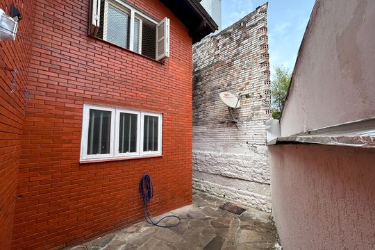 Pátio de casa à venda com 4 quartos, 220m² em Jardim America, São Leopoldo