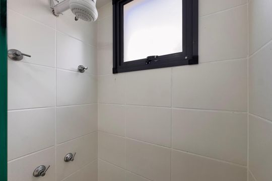 Suíte - Banheiro de apartamento para alugar com 2 quartos, 52m² em Recreio dos Bandeirantes, Rio de Janeiro