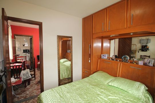 Quarto 1 de casa para alugar com 2 quartos, 90m² em Vila Valqueire, Rio de Janeiro
